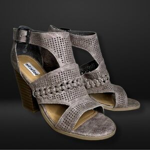 Women’s Not Rated brand Taupe open toe 4” Kira Wood Stacked Chunky Heel 7.5